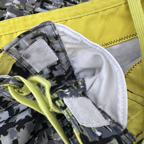Prana UPF 50+ Board Shorts Swim Trunks Mens Sz 32 Yellow Black Gray Abstract Tie - Picture 3 of 7